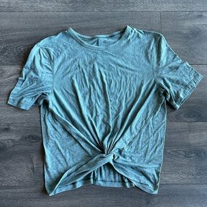 Lululemon Twist Front Cropped T-Shirt - Size 4